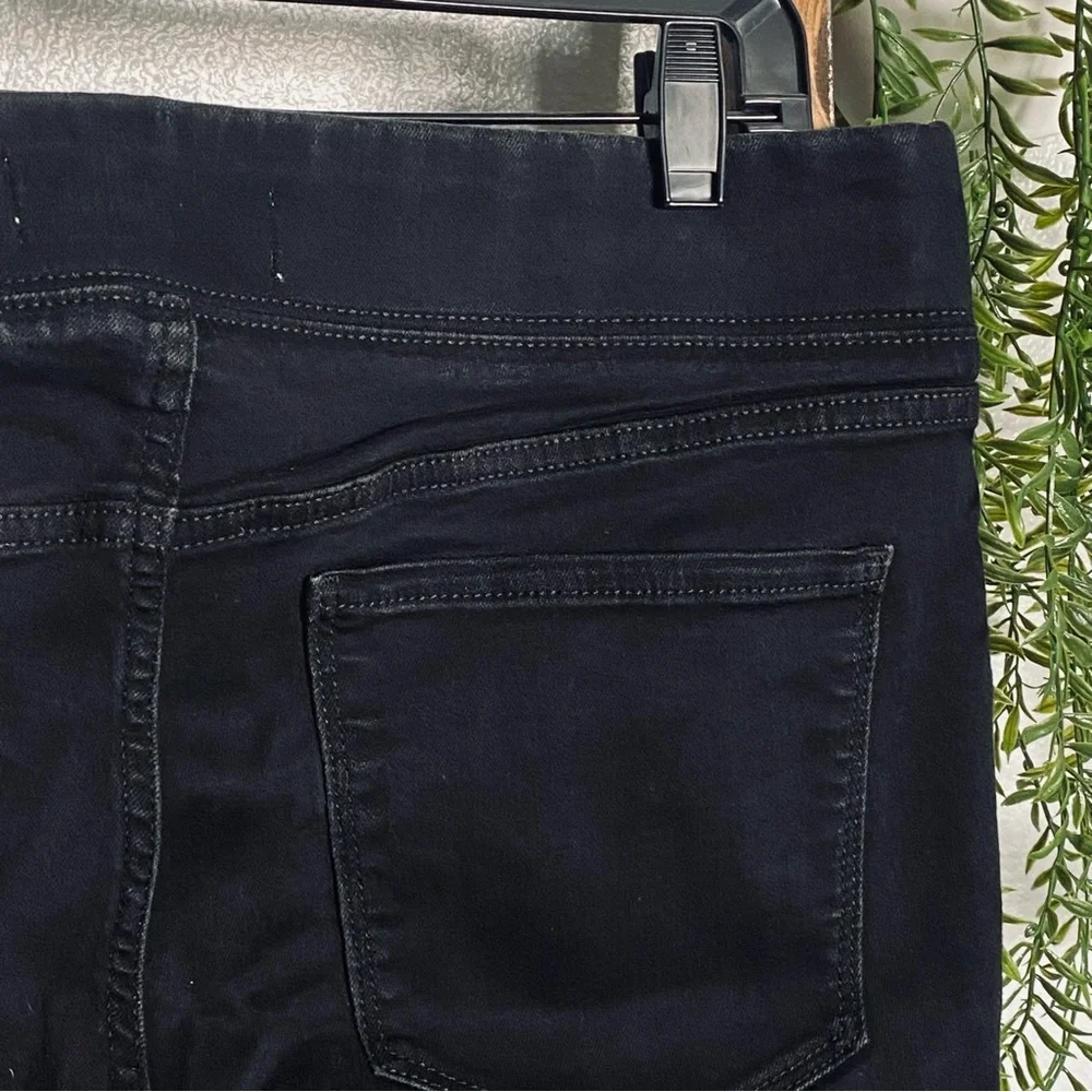 Distressed Rockstar Jeggings - Picture 6 of 9